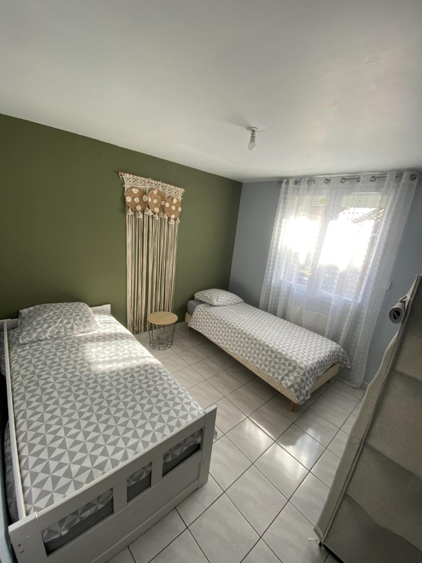 Appartement Tout Equipe 2 Chambres + Jardin Saix  Екстериор снимка