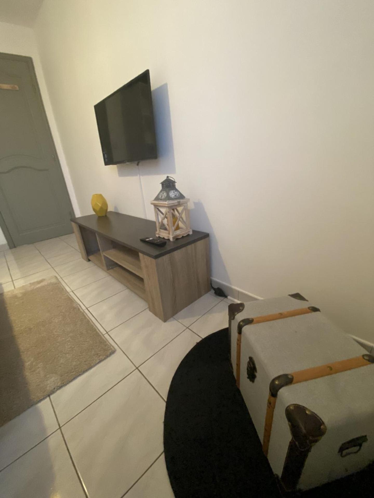 Appartement Tout Equipe 2 Chambres + Jardin Saix  Екстериор снимка
