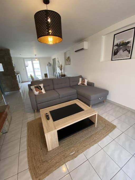 Appartement Tout Equipe 2 Chambres + Jardin Saix  Екстериор снимка