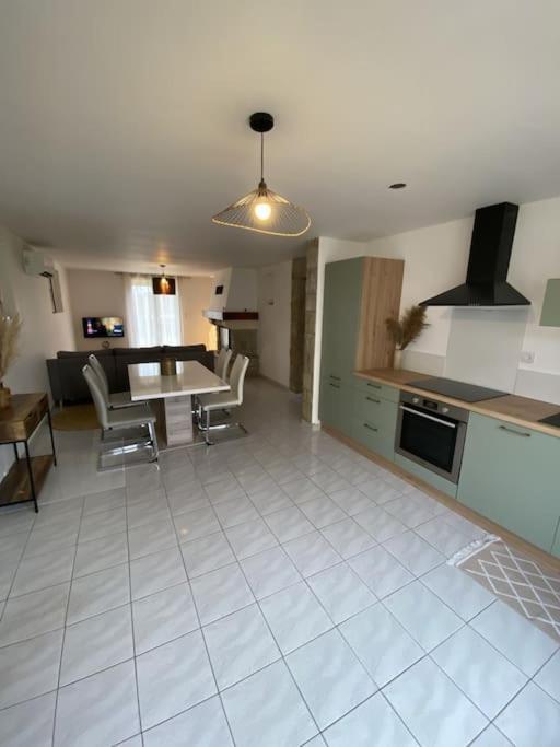 Appartement Tout Equipe 2 Chambres + Jardin Saix  Екстериор снимка